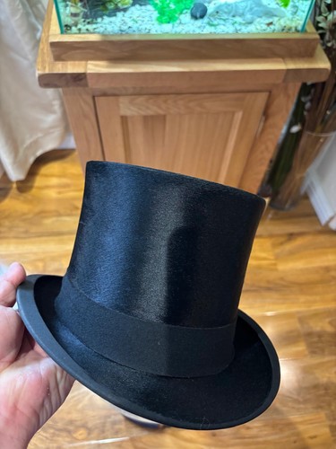 Silk top hat ready - silk,